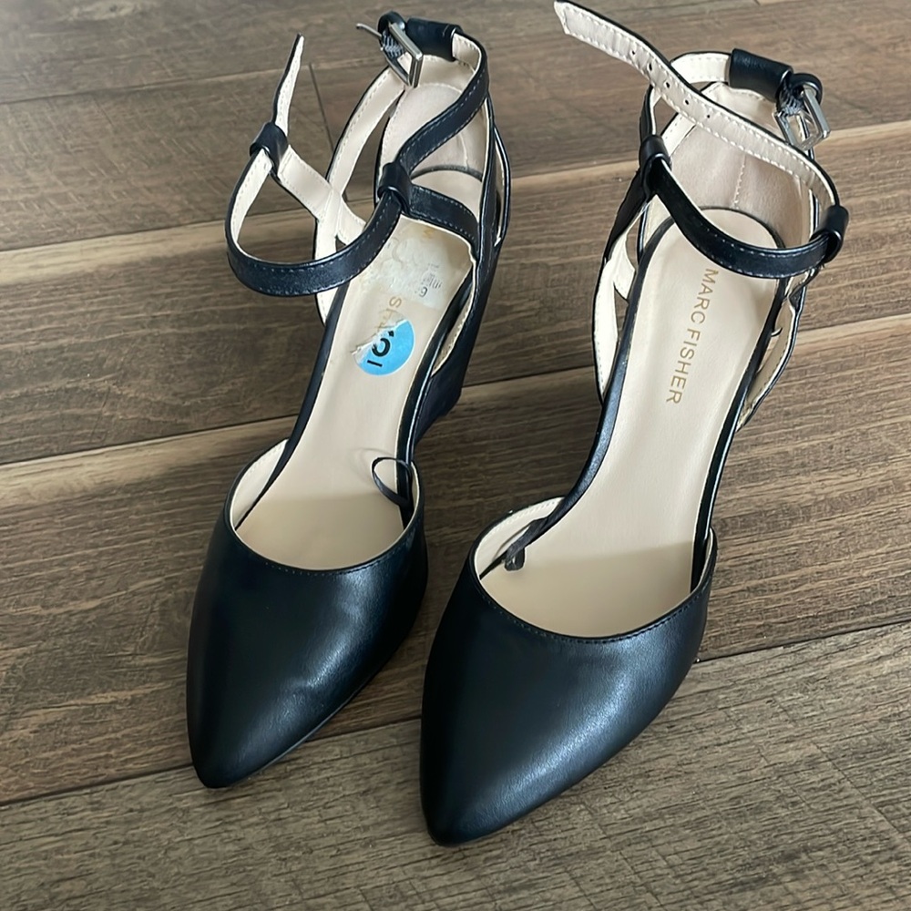 Wedge heel black shoes